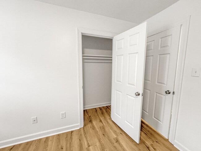 Building Photo - Newly Remodeled 3-BR, 2-Bath Home