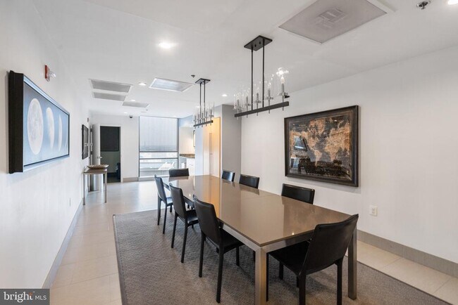 Building Photo - 2001 15th St N