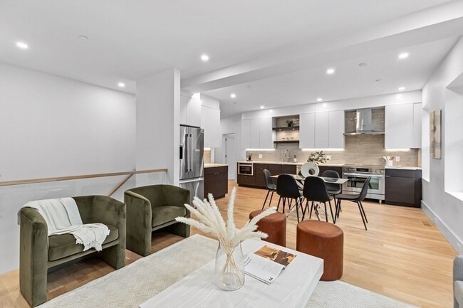 Primary Photo - 65 Pleasant St