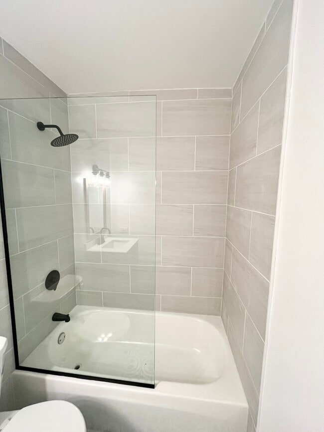 Building Photo - 2258 S Sacramento Ave