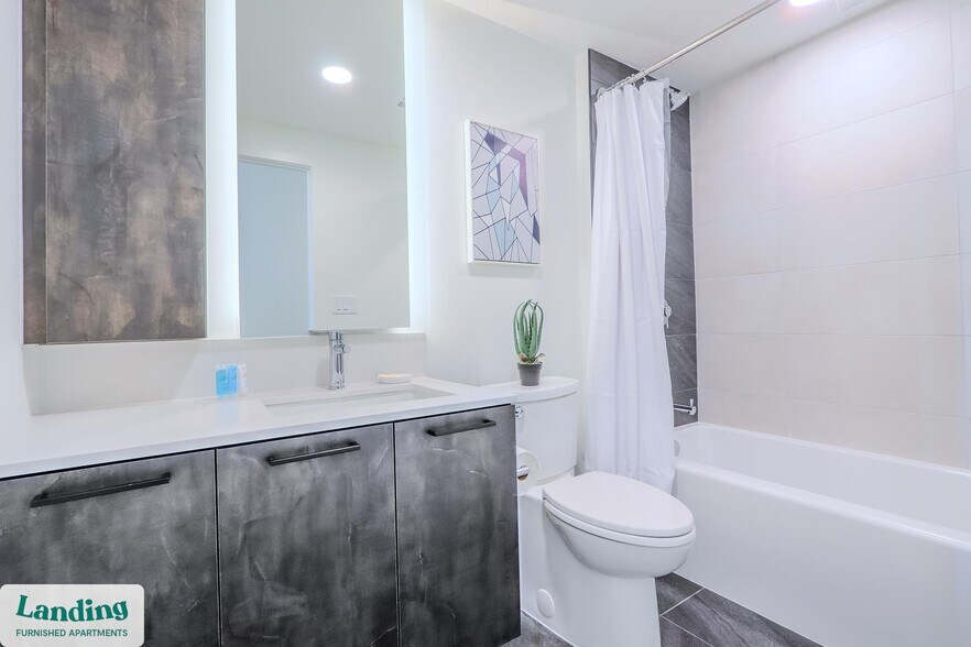 Building Photo - 632 Howard Rd SE