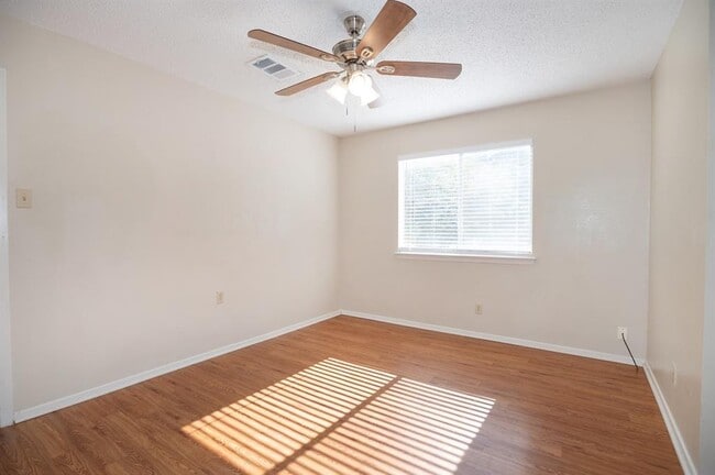 Building Photo - 4203 Balboa Ln