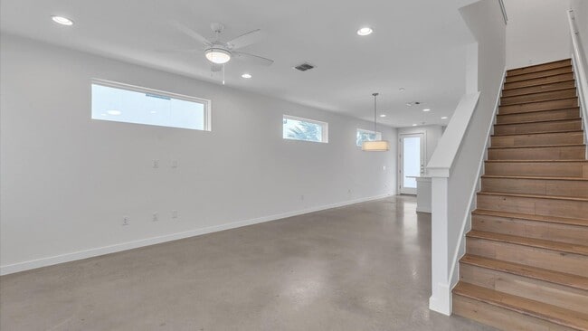 Building Photo - Prime Location Condo in the Heart of San Antonio!