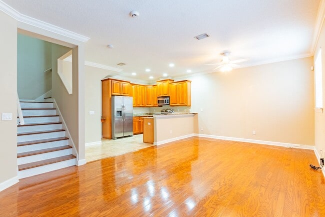 Building Photo - South Tampa 3 Bed / 2 Bath / 1 Car Garage ...
