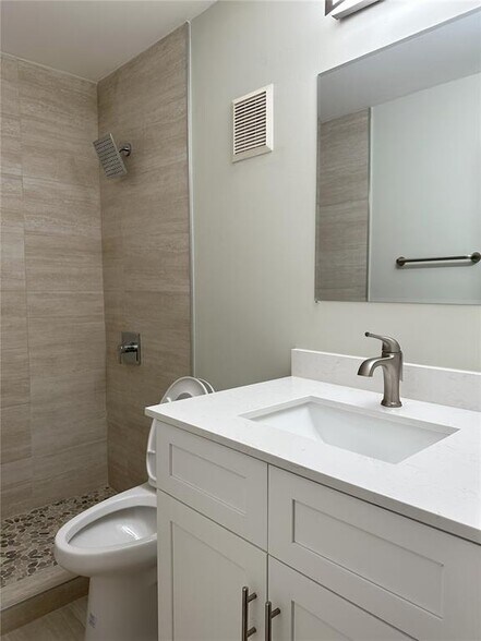 Building Photo - 762 NW 208th Ter