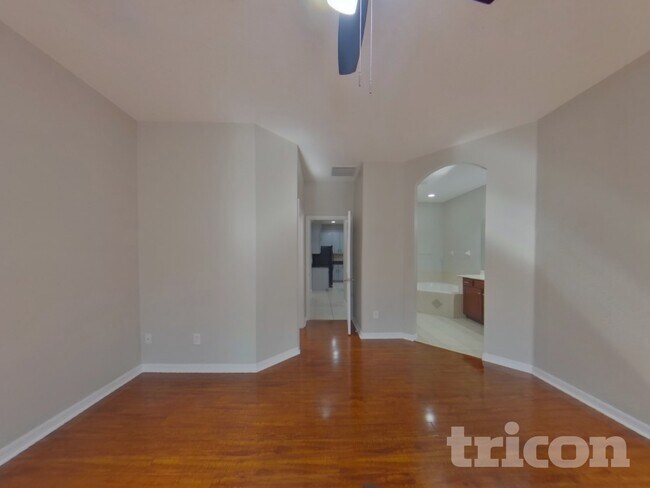 Building Photo - 304 Churchill Downs Blvd