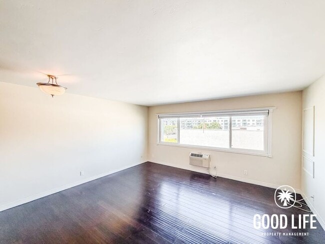 Building Photo - 6120 Decena Dr