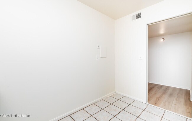 Building Photo - 2515 Brownsboro Rd