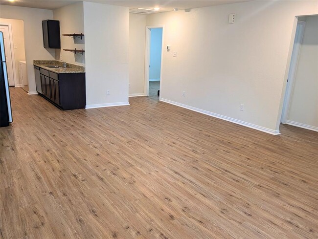 Building Photo - 16136 Brettwood Ln