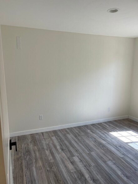 Building Photo - 702 Sawtelle Ave