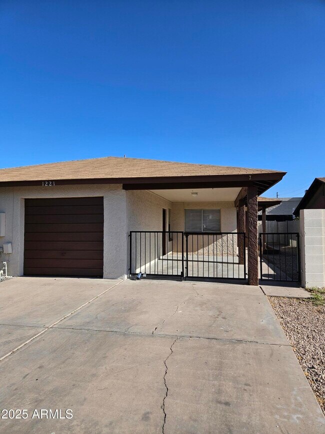 Primary Photo - 1221 E Harmony Cir