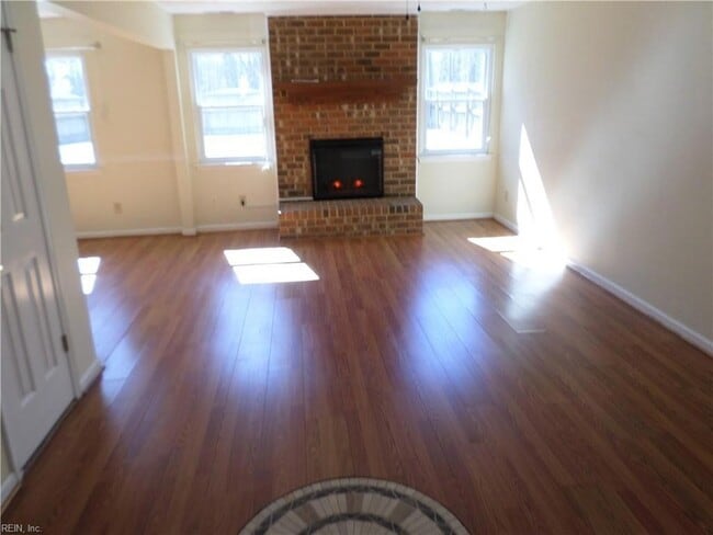 Building Photo - 2109 Clarion Ct