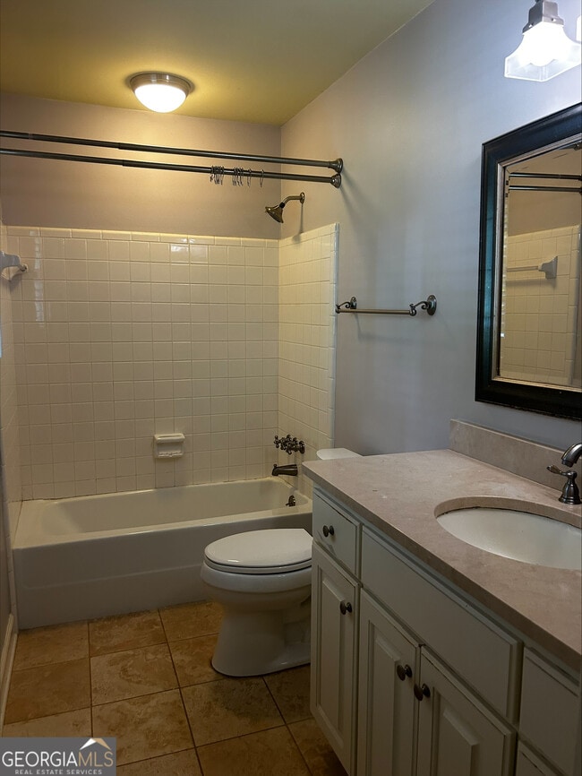 Building Photo - 125 Pebble Trail