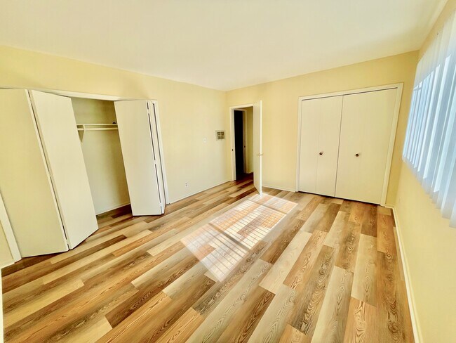 Building Photo - 1516 Rock Glen Ave