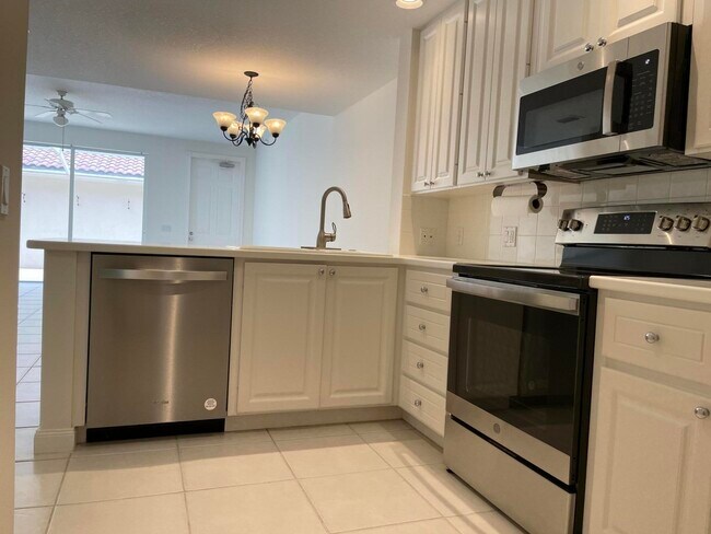 Building Photo - 186 Soriano Dr