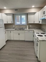 Building Photo - Sugar Wood