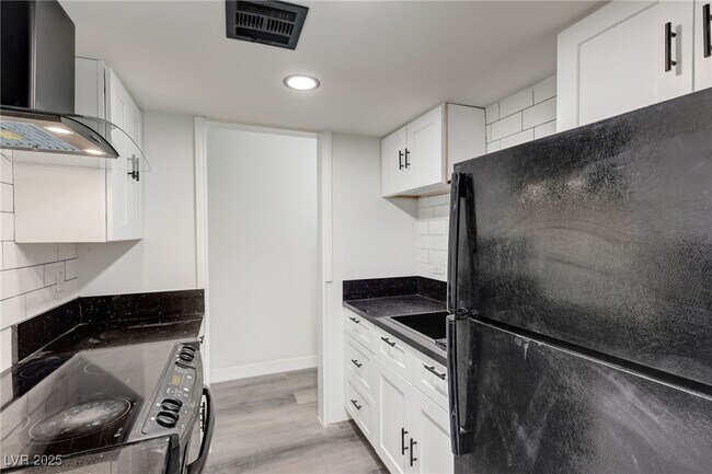 Building Photo - 1922 Fairfield Ave