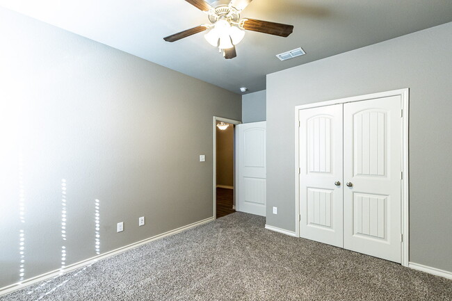Building Photo - Outstanding 4 Bedroom Home in North Pointe!