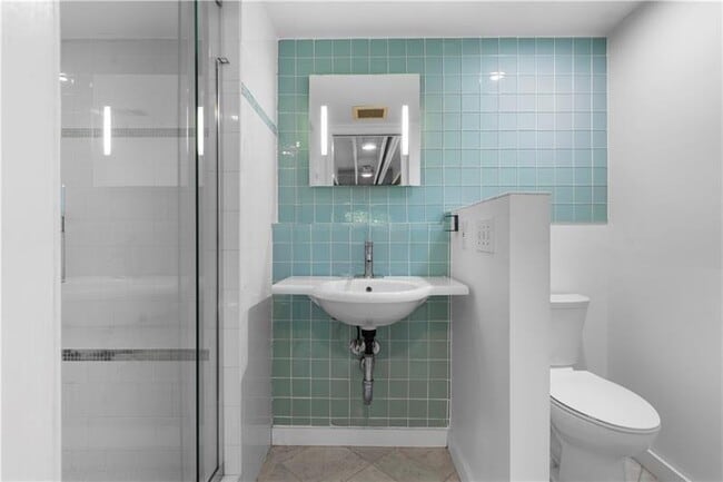 Building Photo - 5 Krog St NE