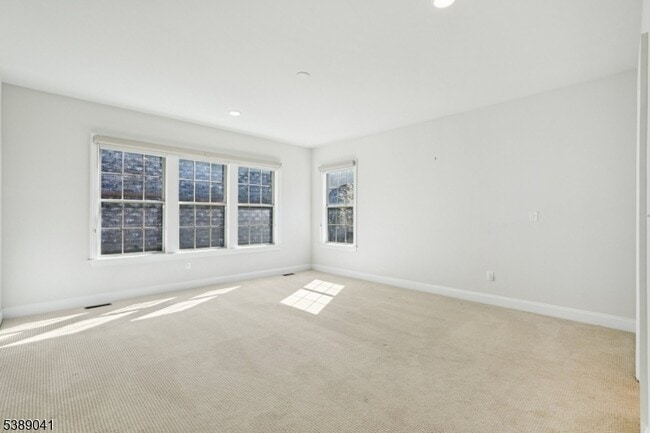 Building Photo - 12 Hilltop Dr