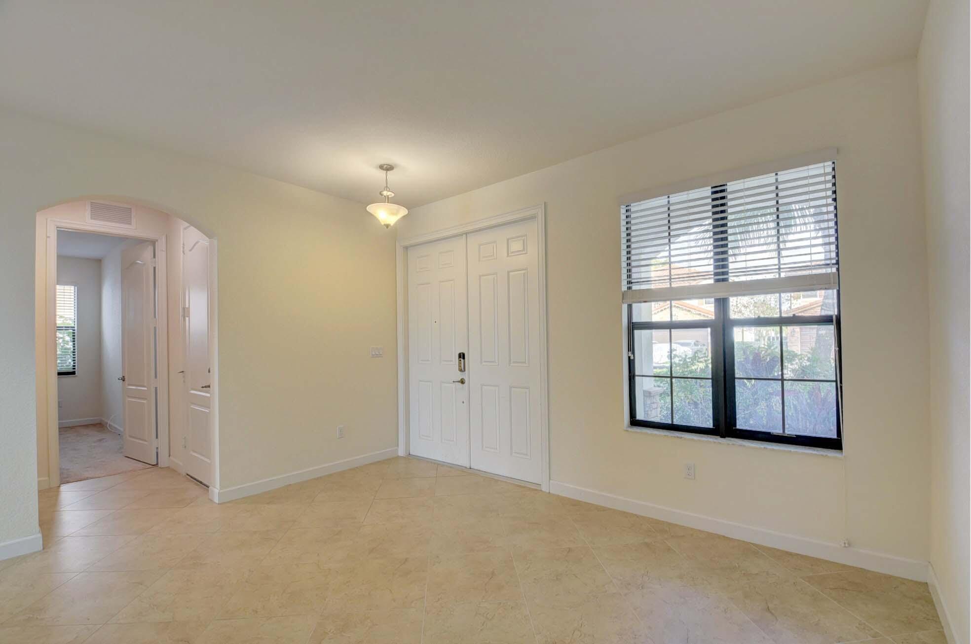 Building Photo - 8834 Willow Cove Ln