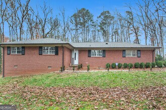 Building Photo - 1872 Forrest Rd