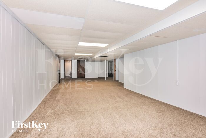 Building Photo - 916 Palm Dr
