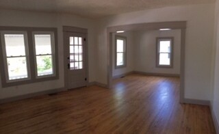 Building Photo - 549 S Washington St