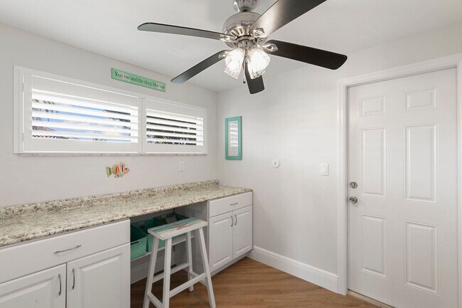 Building Photo - 685 N Barfield Dr