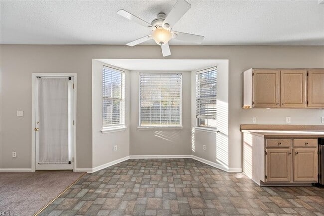 Building Photo - 506 Whisper Walk