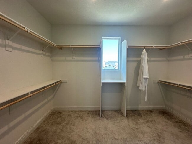 Building Photo - Spacious 4-Bedroom, 3-Bath Home in Southea...