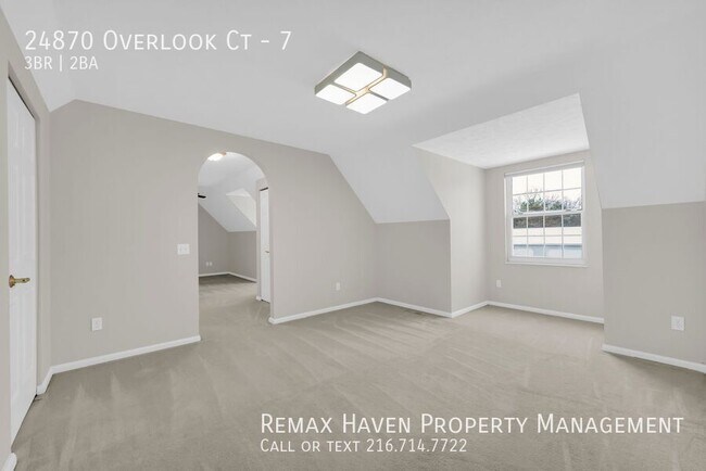 Building Photo - 24870 Overlook Ct