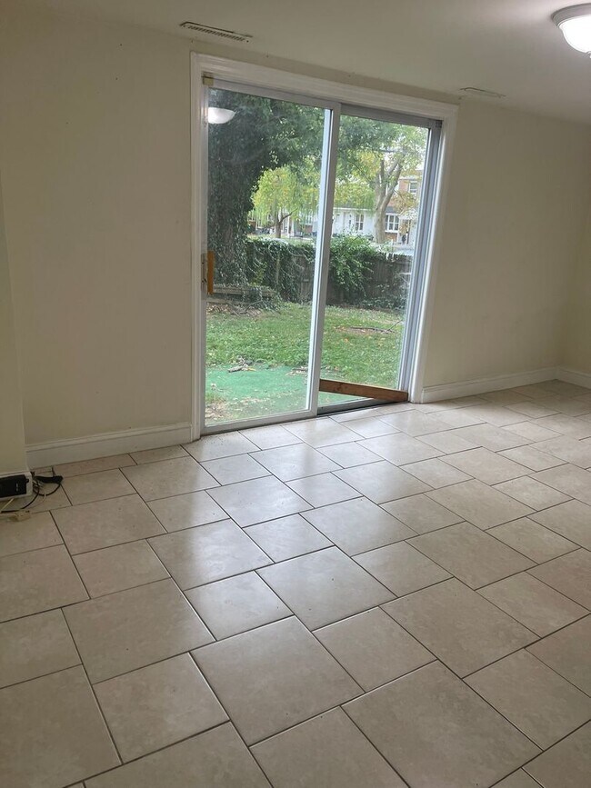Building Photo - Alban Park Townhome
