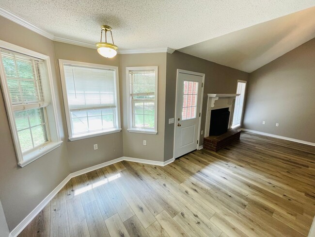 Building Photo - 3BR/2BA For Rent