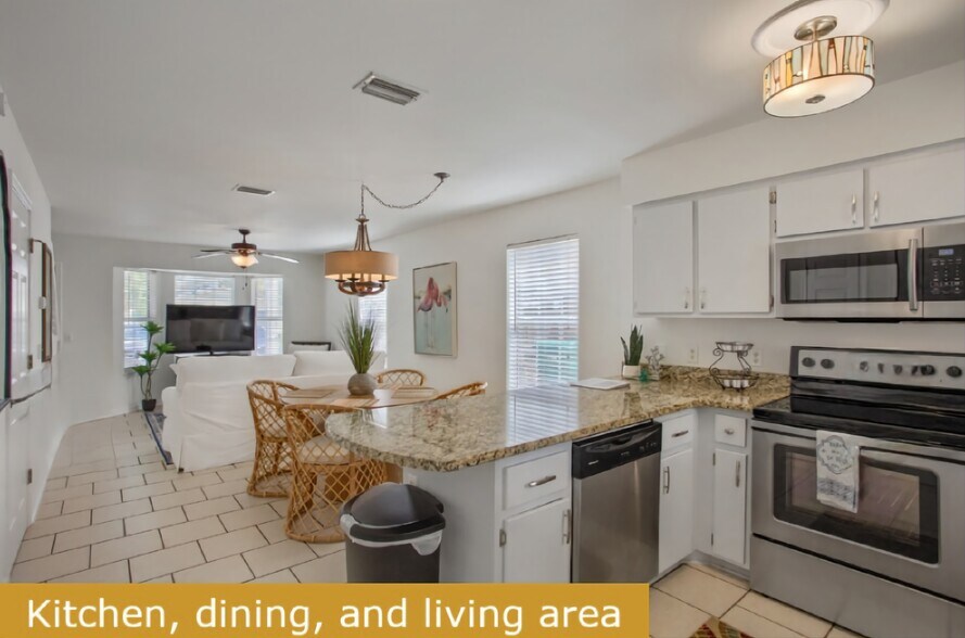 Building Photo - 8227 S Lagoon Dr