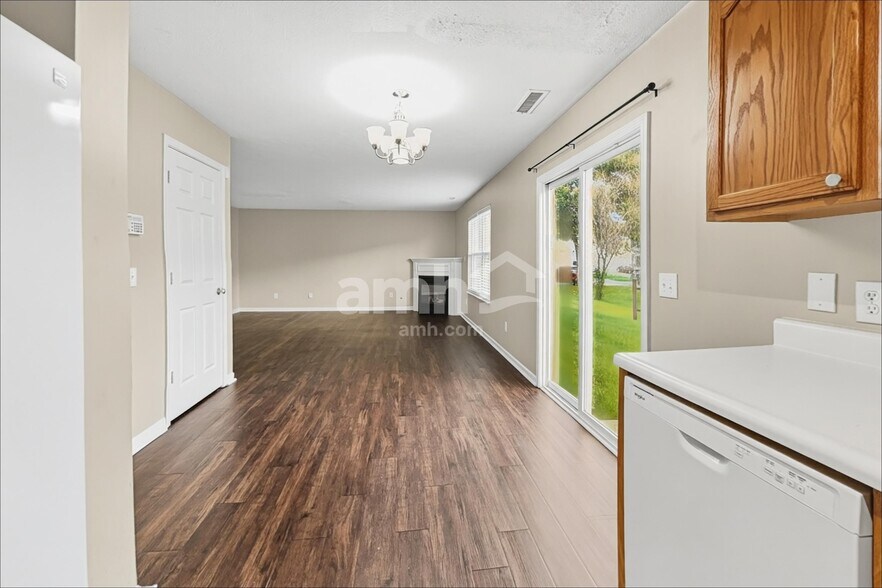 Building Photo - 6726 Aviva Way
