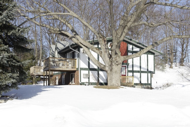 Building Photo - 18295 Swiss Dr