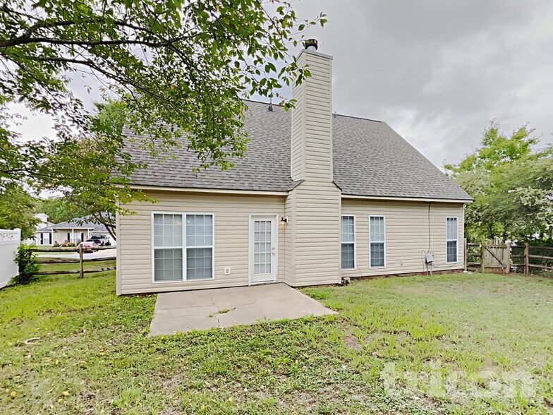 Building Photo - 3651 Stonefield St SW