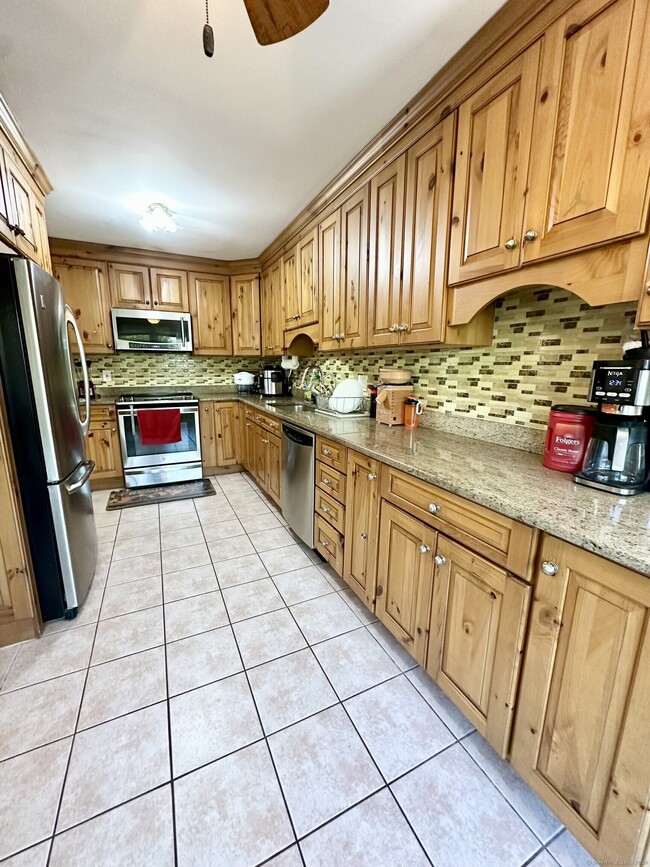 Building Photo - 26 Fawn Ridge Ln