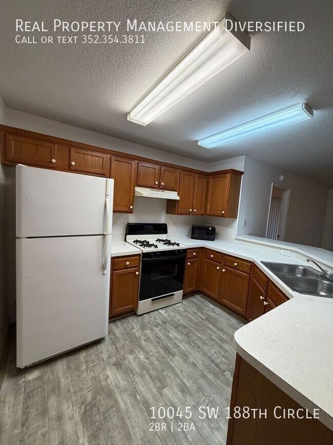 Building Photo - 10045 SW 188th Cir