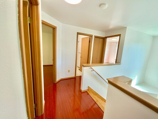 Building Photo - Stunning 4 Bedroom/2.5 bath- Move-In Ready Home with Private Backyard