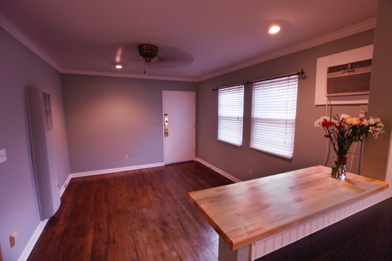 Building Photo - 1048 St Charles Ave NE