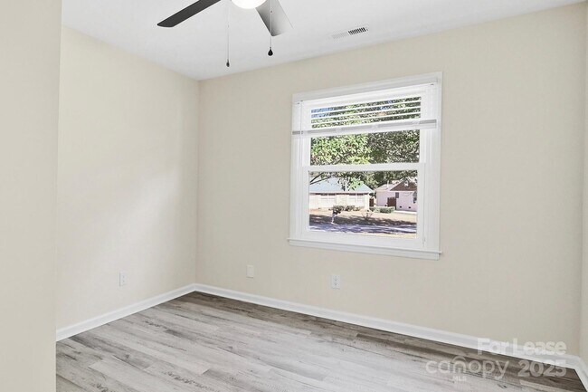 Building Photo - 7605 Bramblewood Dr