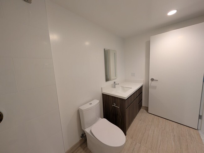 Building Photo - The Park on Keeaumoku brand new studio apartment