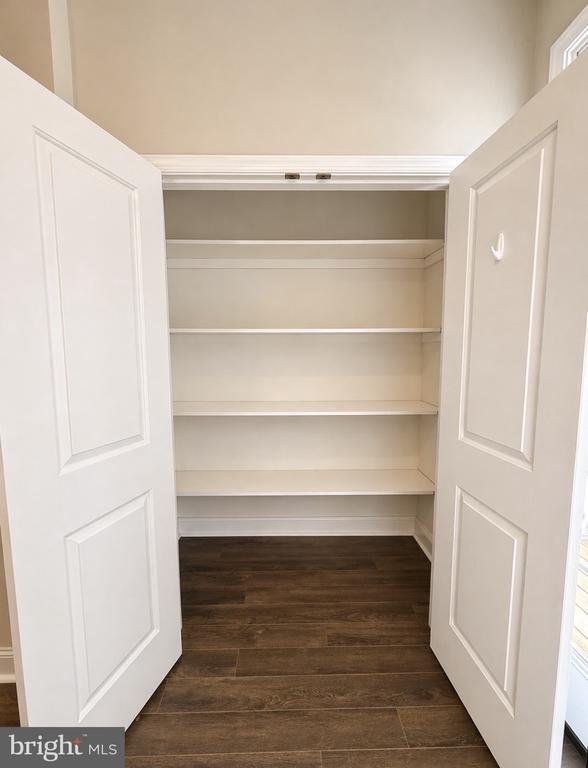 Building Photo - 903B Spring Mill Ave