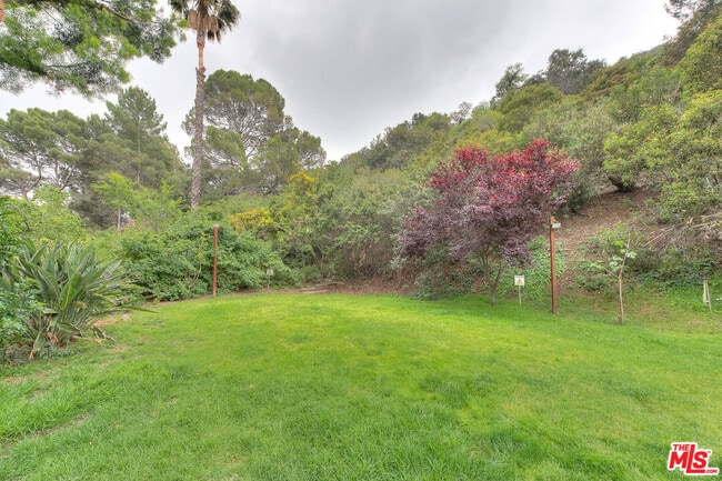 Building Photo - 6708 Hillpark Dr