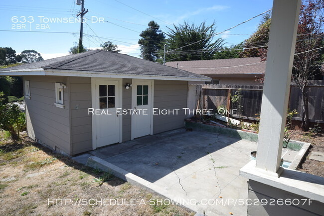 Building Photo - Aptos 2 BD/1.5 BA Close To Hidden Beach