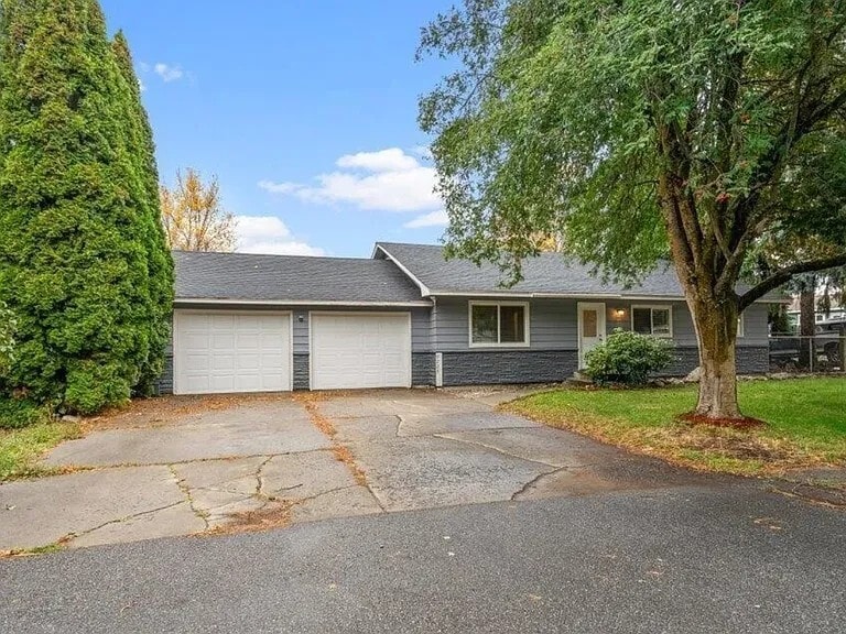 Building Photo - 9725 N Gleason Rd