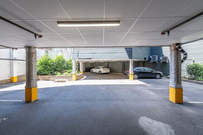 Building Photo - 1405 Frankford Ave