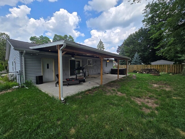 Building Photo - 1855 Luneta Ct